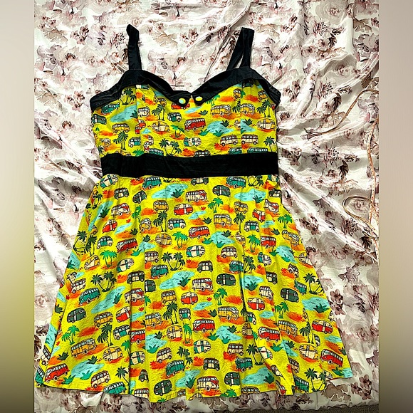 Banned Apparel Dancing Days Starlight 50s Campervan Halter Dress - Picture 2 of 9